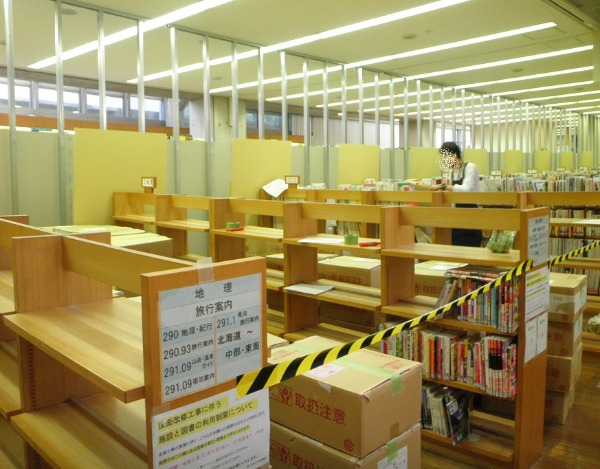 ③骨組みに肉付けをするように、壁を設置していきます。